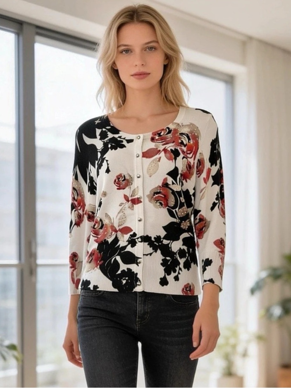 White House Black Market Floral Cardigan in White & Black Size Medium Like New